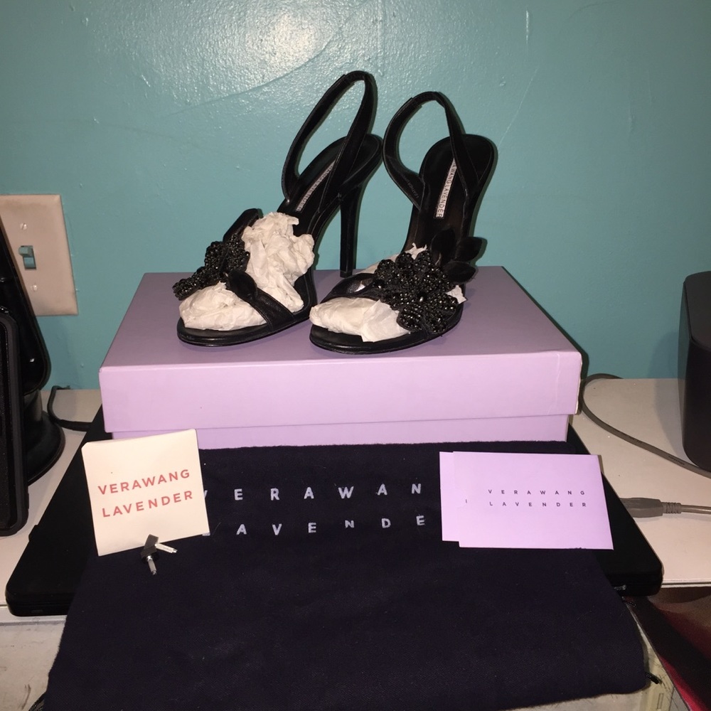 Vera Wang Lavender Label Black Heels